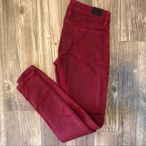 ⭐️GUESS Maroon Skinny Jeans⭐️